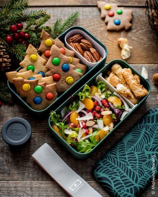 🎄🎅 Aj vy trávite tieto dni v práci? Tak prečo si neurobiť malé Vianoce už počas obednej pauzy? ✨ Zabaľte si do lunch boxu...